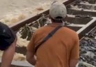 Diterjang Banjir, Perjalanan Kereta Api Lintas Grobogan Terganggu