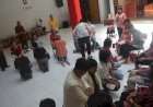 Haru, Acara Basuh Kaki Simbol Bakti Anak Kepada Orangtua