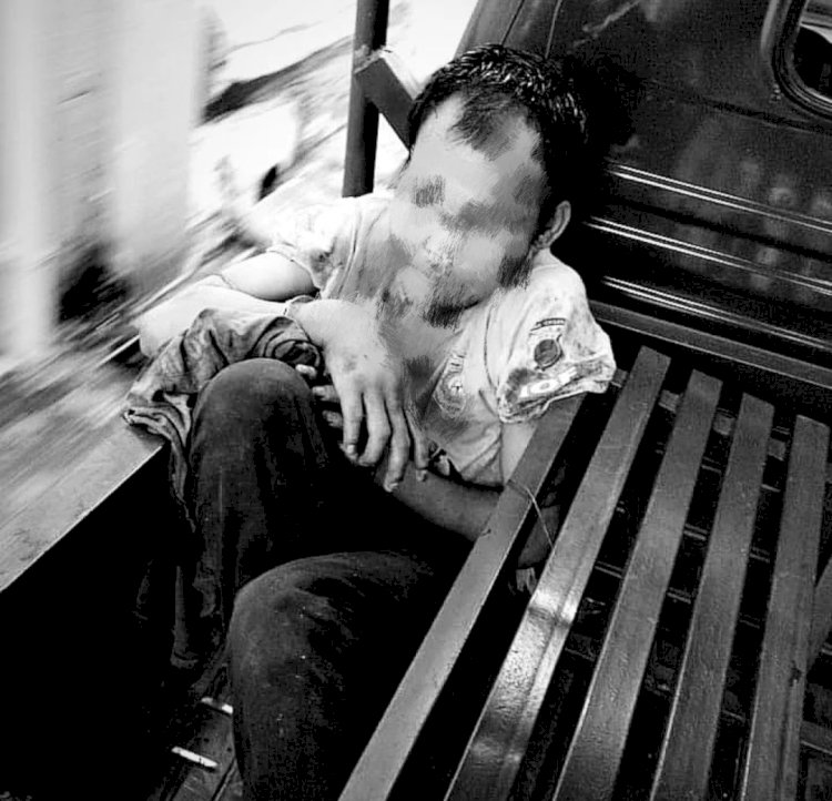 Pria maling HP dan rokok di sebuah warung Jalan Jomblang Barat, Candisari, jadi bulan-bulanan amuk warga, ia ditangkap dua hari setelah melakukan pencurian. Dicky Aditya/Dok.RMOLJateng