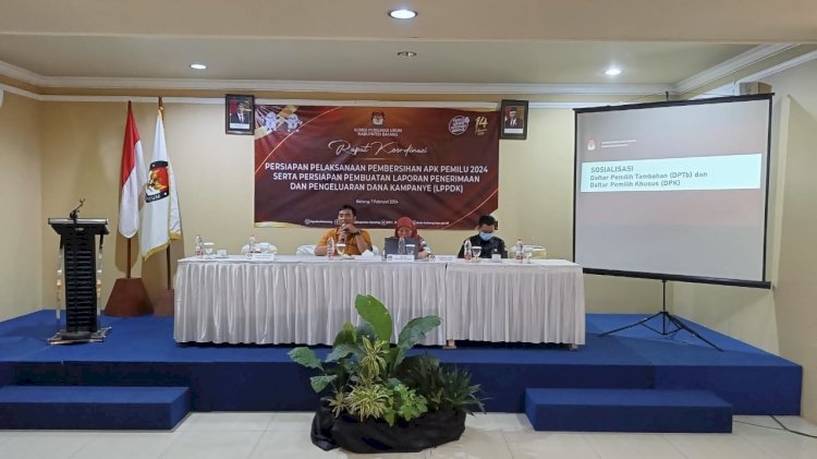 KPU Batang gelar Rapat Koordinasi Persiapan Pembersihan APK Pemilu 2024 serta Persiapan Pembuatan Laporan Penerimaan dan Pengeluaran Dana Kampanye di Hotel Sendangsari. RMOL Jateng