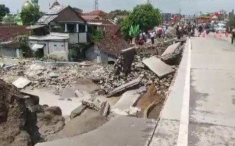 Lokasi ambrol pondasi jalan Purwodadi - Semarang, di Gubug Grobogan Jawa Tengah. Rubadi/Dok.RMOLJateng