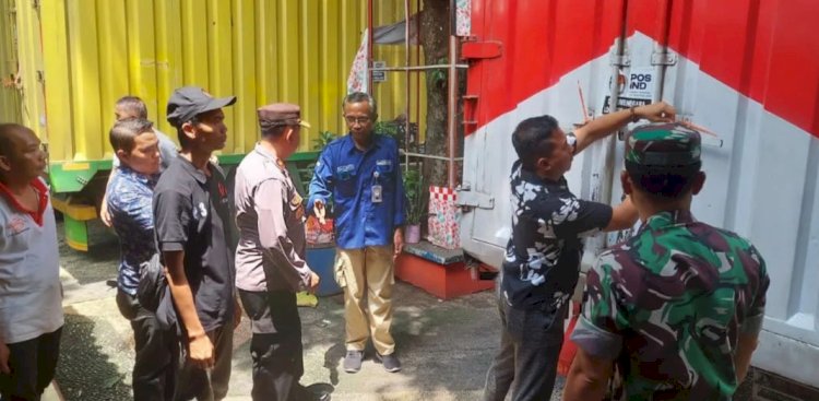 Distribusi logistik Pemilu 2024 yang dilakukan KPU Kota Semarang ke seluruh kecamatan akan selesai 12 Februari, tidak ada kendala berarti selama berlangsungnya pengiriman sejauh ini. Dicky Aditya/Dok.RMOLJateng