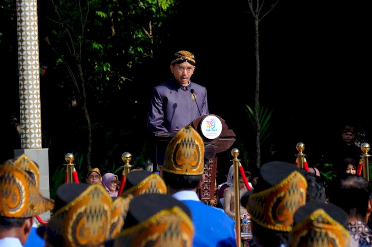 KGPAA Mangkunegara X Menjadi Inspektur Upacara HUT Ke-279 Kota Solo Di Taman Balekambang, Sabtu (17/02). Almira Nindya/RMOLJateng