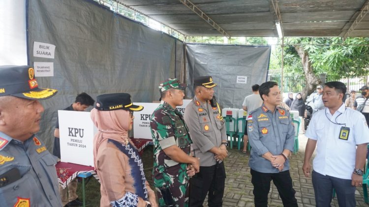 Forkompinda Kota Pekalongan Saat Monitoring TPS. Foto: Bakti Buwono/RMOLJateng
