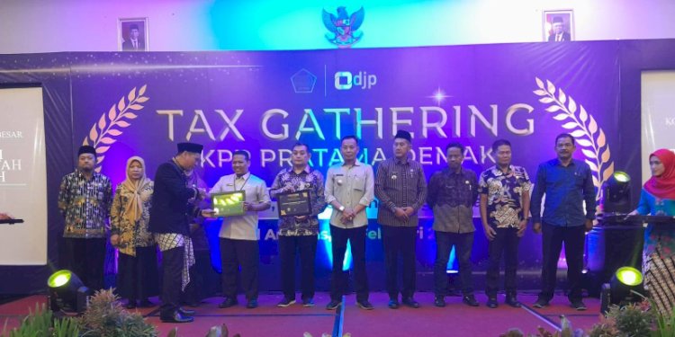 Acara penyerahan pengharagaan bagi wajib pajak, Selasa (20/2). RMOL Jateng