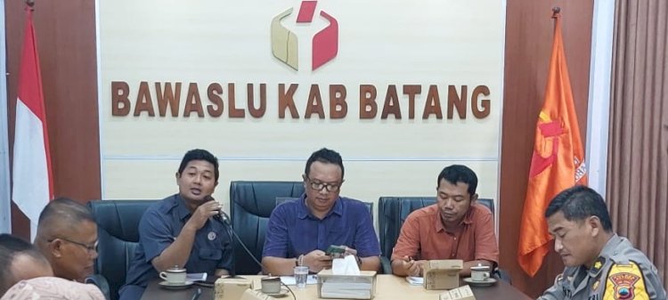 Rapat di Bawaslu Kabupaten Batang. Dok