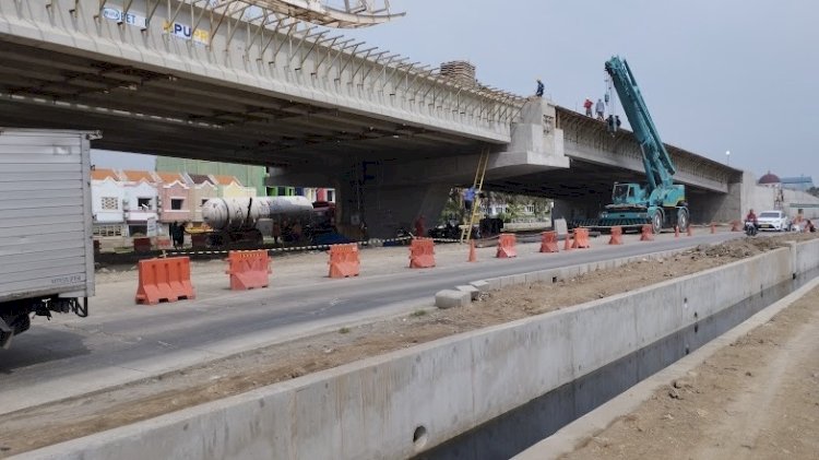 Flyover Madukoro yang berada di Jalan Arteri Yos Sudarso, Semarang proses pembangunannya sudah mencapai 90 persen dan saat ini sementara telah dibuka fungsional sambil menunggu peresmian akhir Februari. RMOL Jateng
