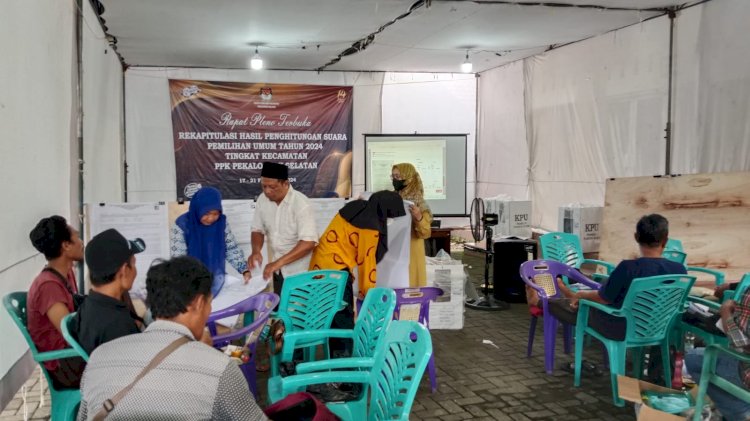 Proses rekapitulasi suara di PekAlongan Selatan, Kota Pekalongan. Bakti Buwono/Dok.RMOLJateng