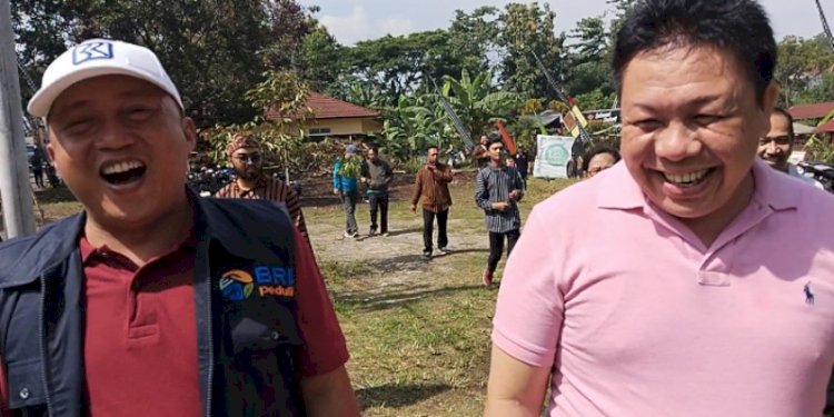 Ketua DPRD Dance Ishak Palit dan Pj Wali Kota Salatiga Yasip Khasani saat tertawa lepas usai HPSN di RTH Bulu, Tegalrejo, Salatiga, Jum'at (23/2). RMOL Jateng
