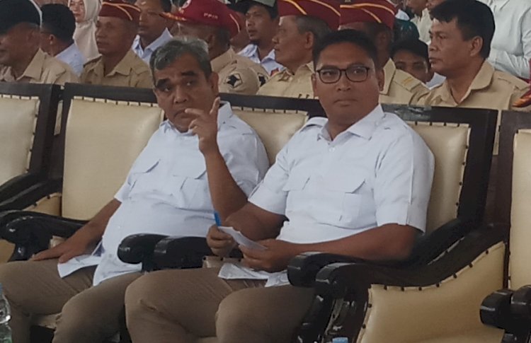 Ketua DPD Gerindra Jawa Tengah, Sudaryono (kanan berkacamata) mendampingi Sekjen Partai Gerindra Ahmad Muzani. Baktu Buwono/Dok.RMOLJateng