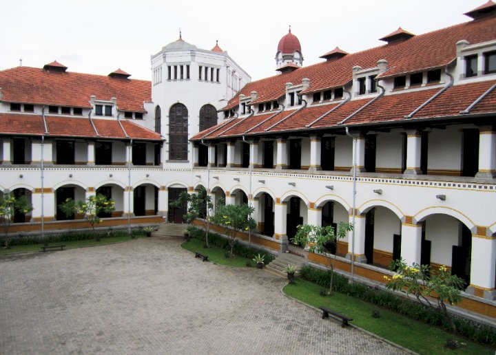 Gedung Lawang Sewu. Gedung eks perusahaan. Kereta api Hindia Belanda tersebut kini menjadi ikon menarik bagi wisatawan di Semarang. Istimewa