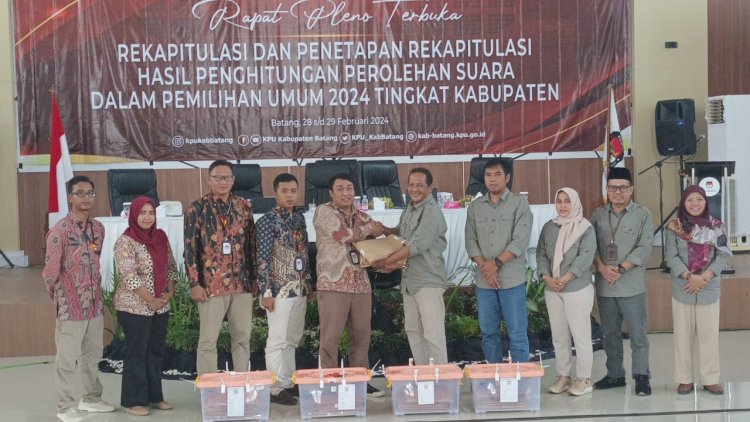 Rapat Pleno Terbuka Rekapitulasi Suara Pemilu 2024 Tingkat Kabupaten Batang, Kamis (29/02). Foto: Bakti Buwono/RMOLJateng.