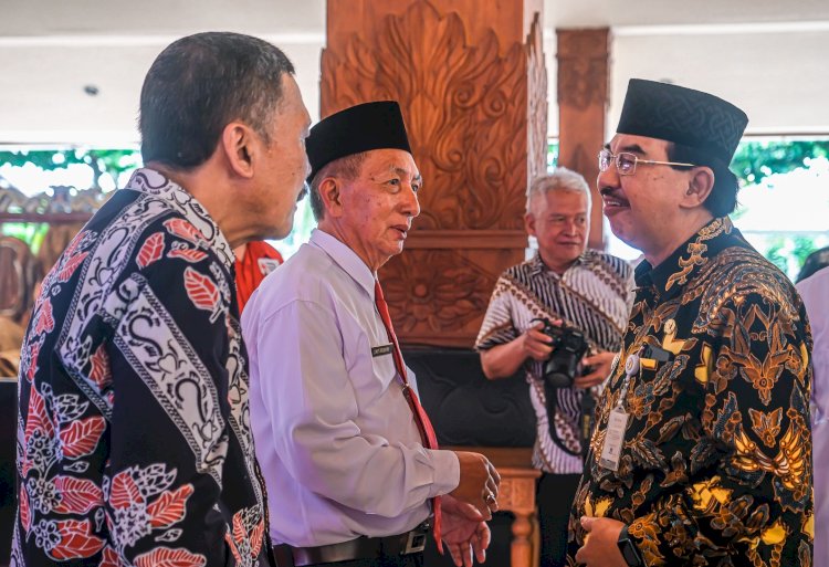 Ketua kepengurusan baru PMI Kota Magelang mendapat ucapan selamt dari Wakil Wali Kota KH M Mansyur. Istimewa