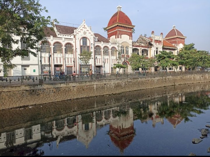 Salah satu ruas Kali Semarang di kawasan dekat jembatan Berok. Istimewa