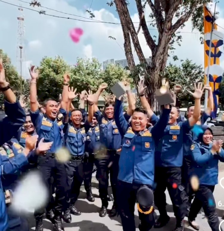 Tim Damkar Kota Semarang yang mengikuti ajang NFSC 2024 di Surabaya berhasil mendapatkan dua gelar juara. Dicky Aditya/Dok.RMOLJateng