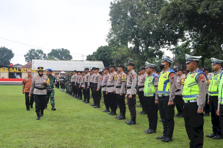 MEMIMPIN: Kapolres Salatiga AKBP Aryuni Novitasari Saat Memimpin OKLC 2024 Di Mapolres Salatiga, Sabtu (02/03). Foto: Erna Yunus B/RMOLJateng 