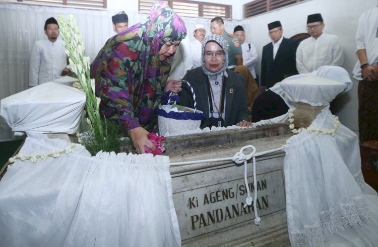 Walikota Semarang Melakukan Kunjungan Ziarah Ke Makam Ki Ageng/Sunan Pandanaran, Rabu (06/03) Siang. Wahyu Sulistiyawan/RMOLJateng