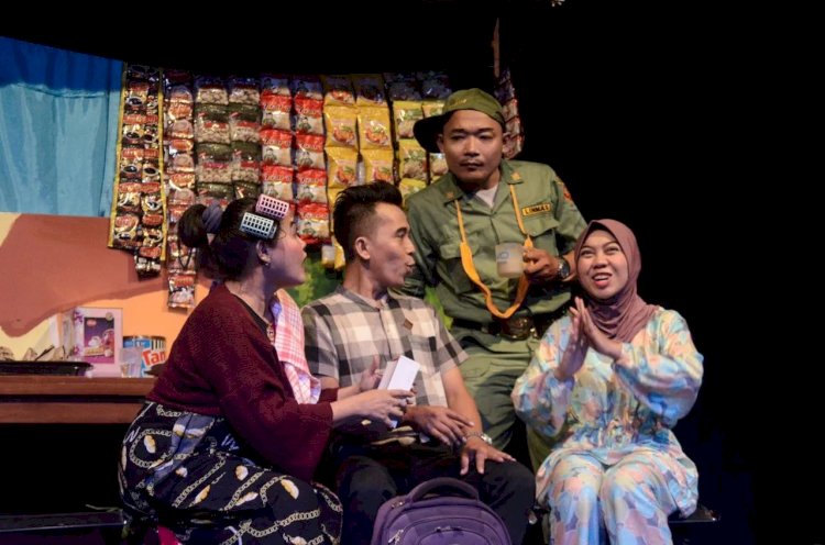 Salah satu adegan dalam pentas Teater Keset Kudus yang berniat menghidupkan kesenian di Jateng yang akhir-akhir ini meredup. Arif Edy Purnomo/Dok.RMOLJateng