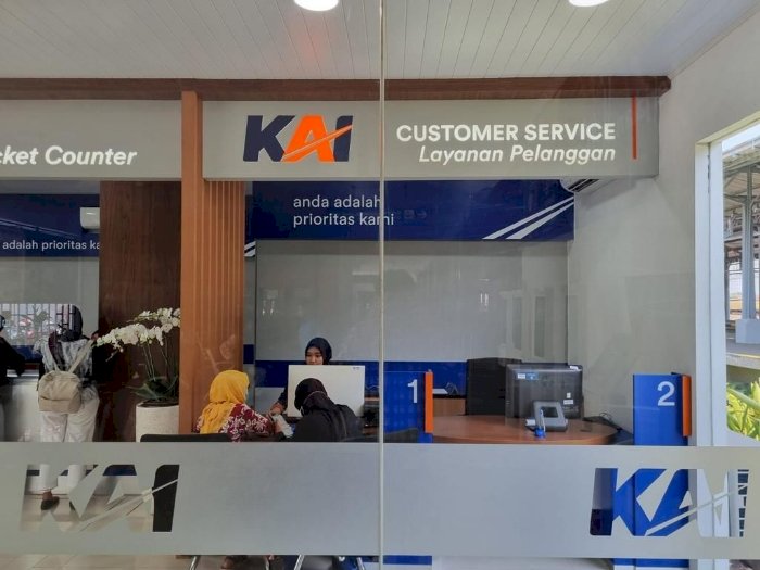 Layanan pemesanan kereta api di stasiun. Istimewa