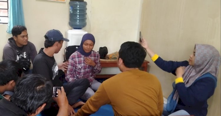 Para atlet Kabupaten Pekalongan mengadukan nasibnya ke kantor PWI terkait bonus yang belum cair. Bakti Buwono/Dok.RMOLJateng