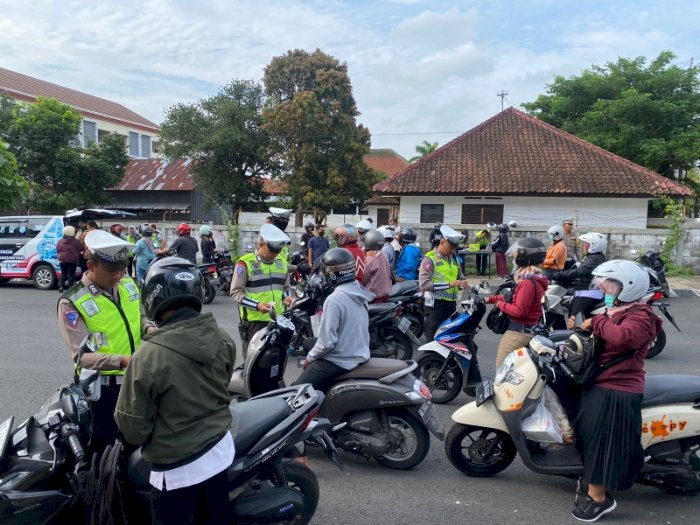 Polres Karanganyar Gelar Operasi Keselamatan Lalulintas Di Lokasi Strategis, Sabtu (16/03). Dokumentasi Humas Kepolisian Resor.
