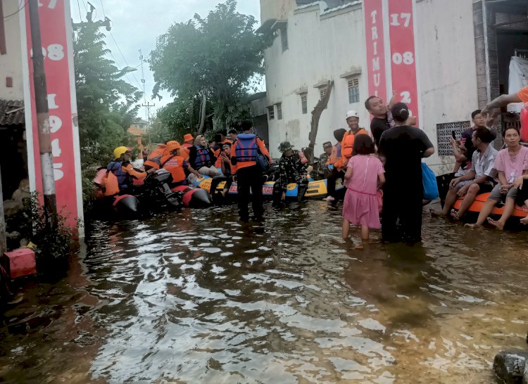Gapura masuk ke wilayah kelurahan Trimulyo kecamatan Genuk Semarang saat dilanda banjir. Umar Dani/Dok.RMOLJateng