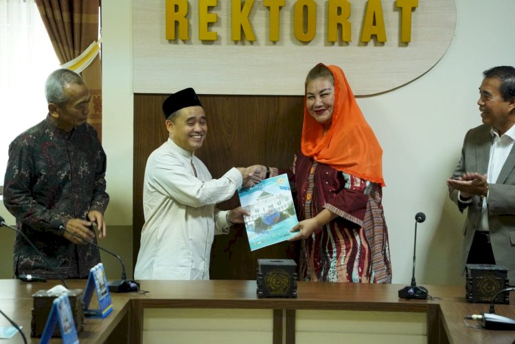 Wali Kota Semarang Hevearita Gunaryanti Rahayu dikukuhkan menjadi anggota Badan Pembina Harian (BPH) Universitas Muhammadiyah Semarang (Unimus). Umar Dani/Dok.RMOLJateng