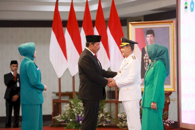 PJ Gubernur Jawa Tengah, Nana Sudjana usai melantik Pj Walikota Tegal Dadang Somantri di Gedung Gradhika Bhakti Praja, Semarang Senin,( 25/3). Dok Pemprov Jateng