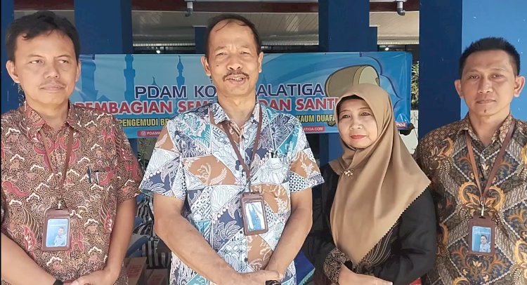 Direktur PDAM Salatiga Saling (dua dari kiri-red). Erna Yunus B/RMOLJateng