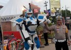 Robot Polisi, Hiburan Tersendiri Pemudik Lintas Purwodadi