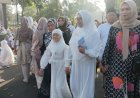 Bersama Warga Salatiga, Yasip Khasani Dan Keluarga Salat Id Di Lapangan Pancasila