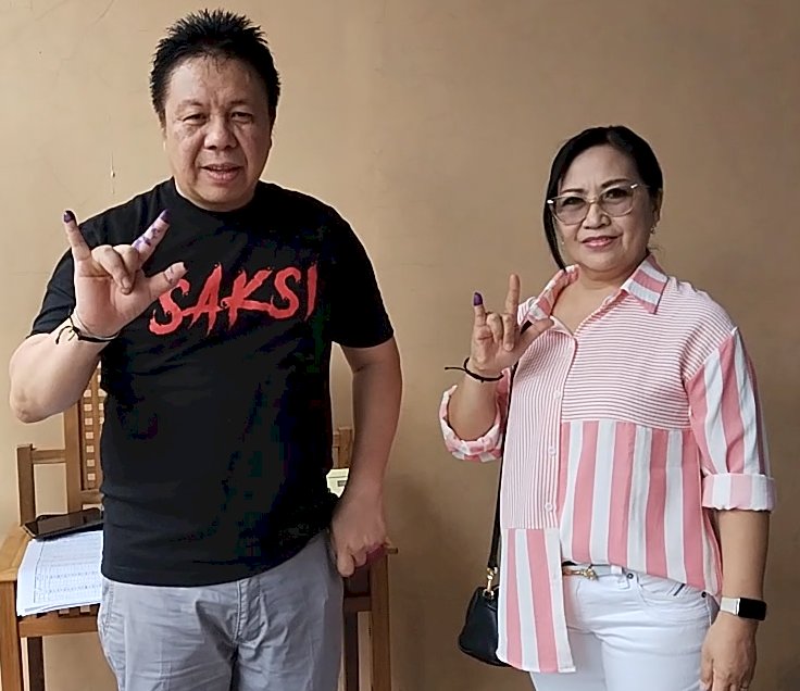 Ketua DPC PDI-P Dance Ishak Palit beserta istri. Erna Yunus B/RMOLJateng