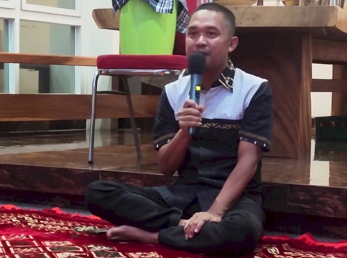 Politisi senior PDIP Karanganyar, Paryono saat berisilaturahmi dengan wartawan. Dian Tanti/RMOLJateng
