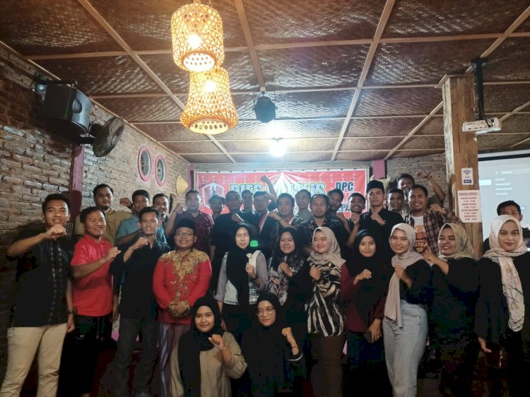Dies Natalis GMNI dihadiri para kader GMNI Jepara lintas generasi diselingi buka bersama dan sarasehan antar kader. Arif Edy Purnomo/RMOLJateng