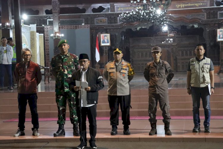 Pj Bupati Kudus Berterimakasih Kepada Seluruh Peserta Apel Malam Takbir Yang Siap Siaga Menjaga Kabupaten Kudus Aman Dan Kondusif. Arif Edy Purnomo/RMOLJateng