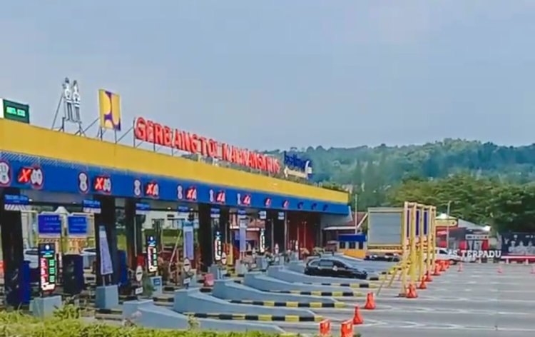 Arus Balik Lebaran Di Gerbang Tol Kalikangkung Pagi Ini, Senin (15/04) Lancar, Pasca Puncak Arus Balik Akhir Pekan Kemarin. Dokumentasi/RMOLJateng