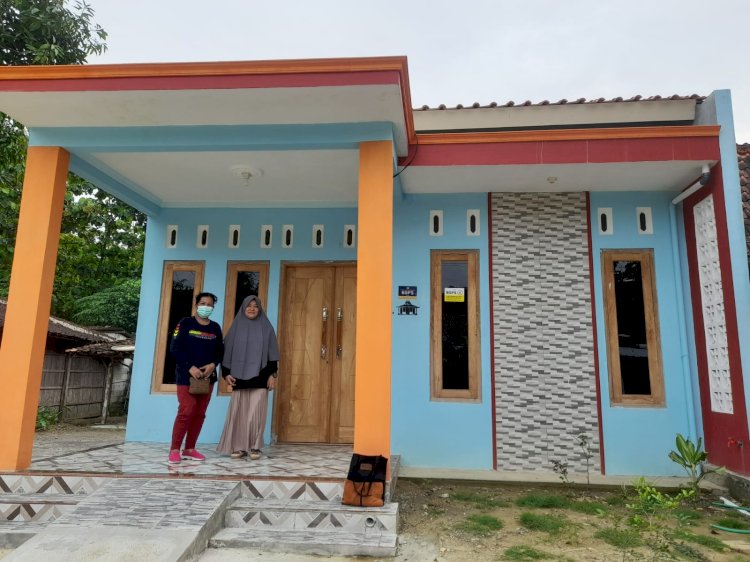Warga Penerima Bantuan Perbaikan Rumah Tidak Layak Huni Di Grobogan 2023. Dokumentasi Rubadi/RMOLJateng