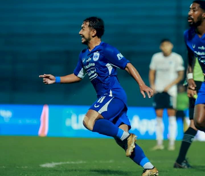 Gelandang PSIS, Gian Zola yang berhasil mencetak gol pertama PSIS kontra RANS United, pada pertandingan di Stadion Moch Soebroto, Magelang, Senin (2/4/2024) malam. Skor berakhir 2-1 untuk kemenangan PSIS. dok.PSIS Semarang