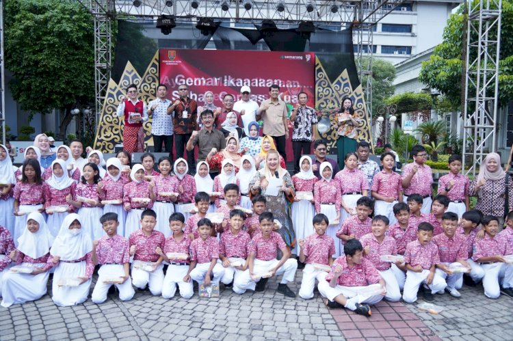 Wali Kota Semarang, Hevearita Gunaryanti Rahayu Saat Menghadiri Kegiatan Lomba Masak Ikan Dan Kampanye Gemar Makan Ikan Untuk Anak-Anak Di Balai Kota Semarang, Sabtu (27/04). Soetjipto/RMOLJawaTengah
