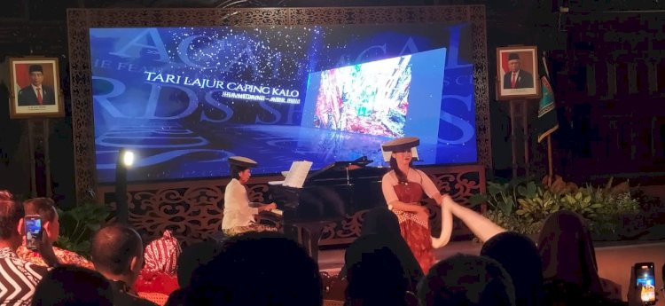 Penampilan Tari Cahya Nojorono Disempurnakan Kehadiran Caping Kalo, Mempertegas Identitas Warisan Budaya Khas Kudus. Arif Edy Purnomo/RMOLJateng