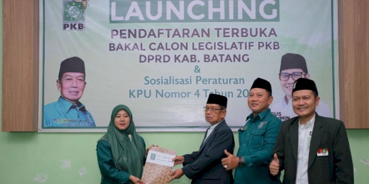 Ketua DPC PKB Batang, Fauzi Fallas (berkacamata). Ist