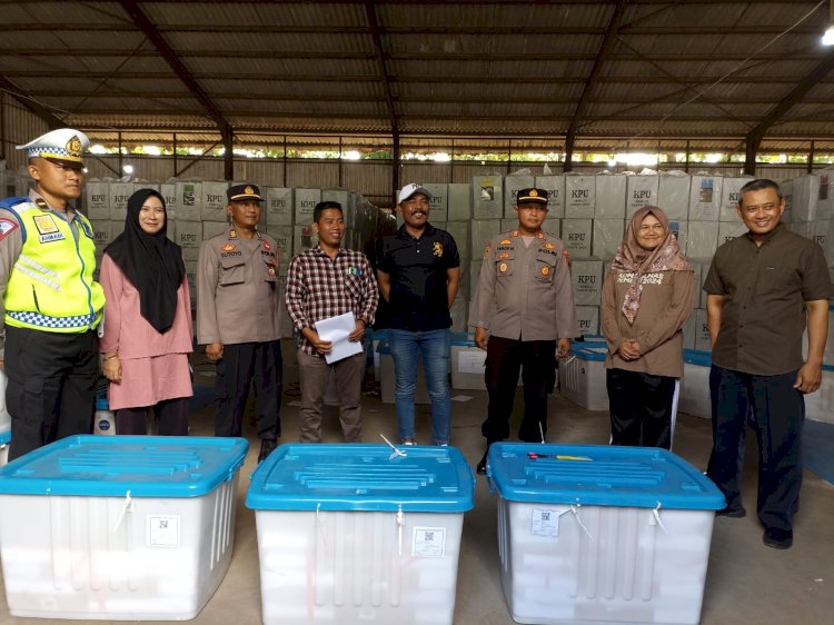 KPU Kudus Membuka Kontainer Boks Berisi Dokumen Hasil Pileg DPRD Sebagai Alat Bukti Dalam Sidang PHPU Di MK. Arif Edy Purnomo/RMOLJawaTengah