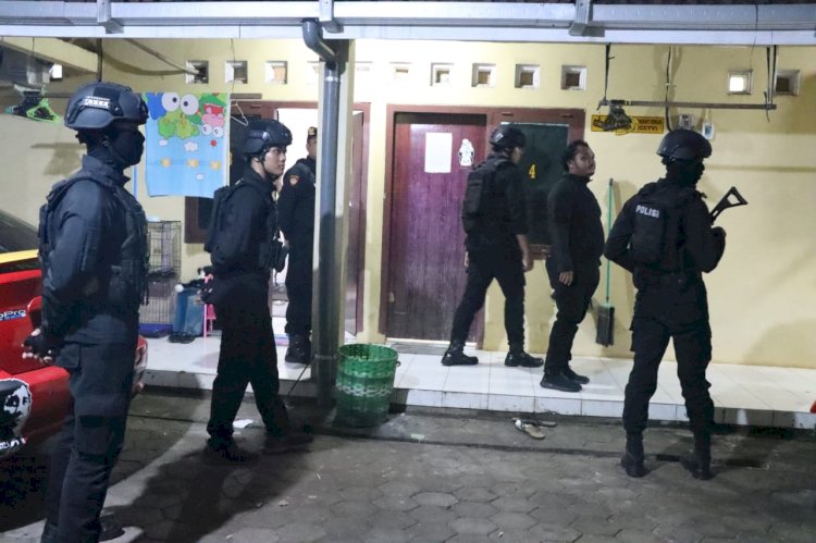 Polisi Memberi Imbauan Dan Peringatan Keras Kepada Para Pemilik Mau Pun Pengelola Indekos, Senin (29/04) Malam. Arif Edy Purnomo/RMOLJawaTengah