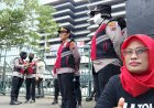 Semarang: Ribuan Buruh Gelar Aksi Labour Day Di Depan Gubernuran Tuntut Pencabutan Undang-undang Cipta Kerja!
