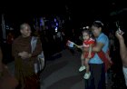 Kedatangan Bhikku Thudong Disambut Meriah Warga Semarang