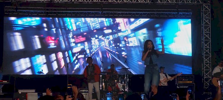 Penampilan Happy Asmara dalam Konser Naraya Fest Tour 2024 di Slawi, Kabupaten Tegal, Jumat (3/5) malam. RMOL Jateng