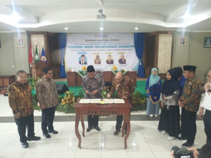 Penandatanganan MoU UMUKA dengan beberapa lembaga. Dian Tanti/RMOLJateng