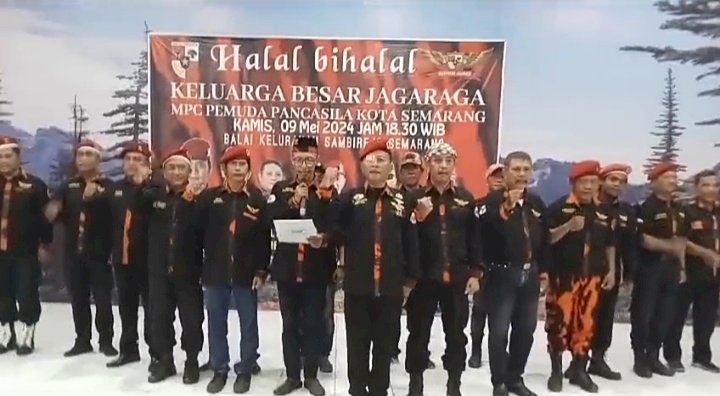 Ketua Lembaga Beladiri Jagaraga MPC Pemuda Pancasila Kota Semarang, Slamet Herman Saat Memimpin Deklarasi Dukung Bambang Eko Purnomo Di Semarang Kamis (09/05) Malam. Istimewa