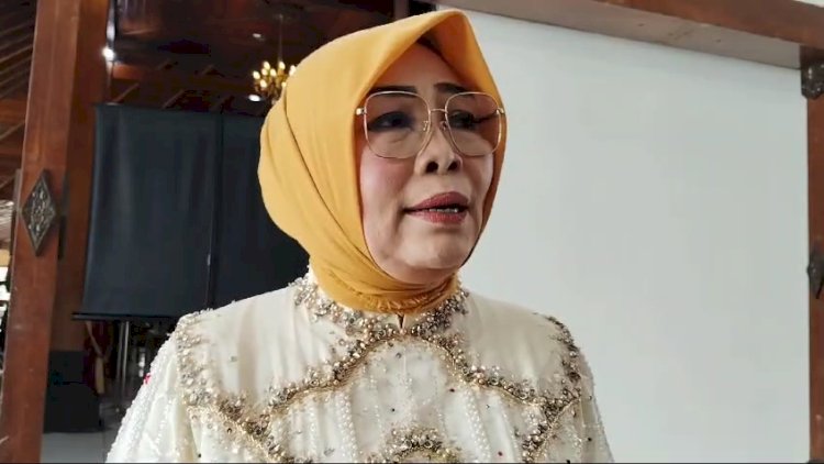 Ketua DapC PDIP Grobogan, Sri Sumarni saat menyampaikan kesediaan Setyohadi untuk mencalonkan diri sebagai bakal calon Bupati Grobogan, Sabtu (11/5) siang. Rubadi/RMOLJateng