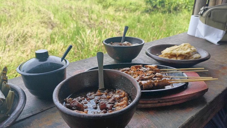 Kuliner khas Pekalongan Pindang Tetel Om Teguh yang berada di di Jalan Raya Pakumbulan, Watussalam, Buaran Kabupaten Pekalongan, Minggu (12/5). RMOL Jateng/Bakti Buwono